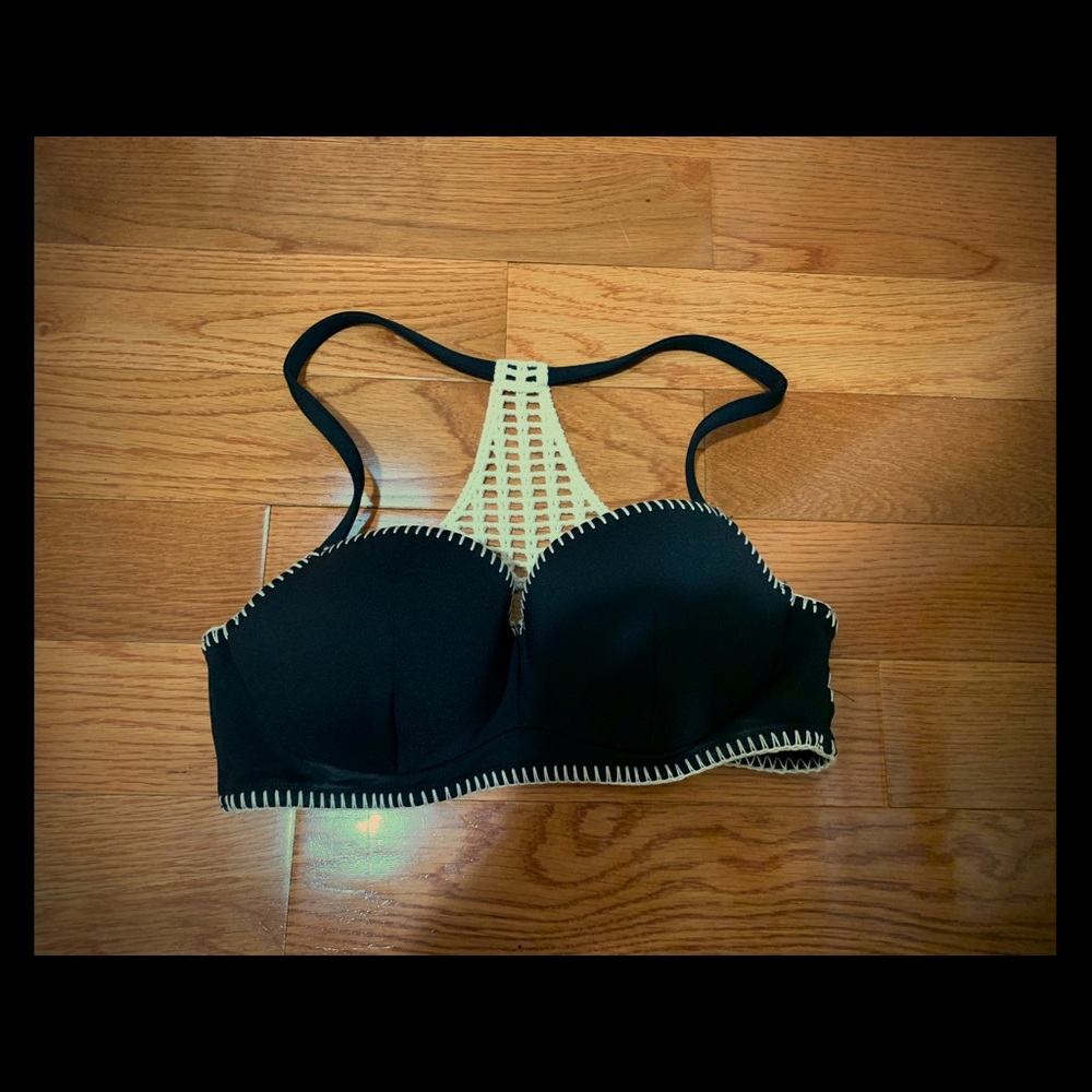 NWOT Victoria’s Secret Swim Top. 36C